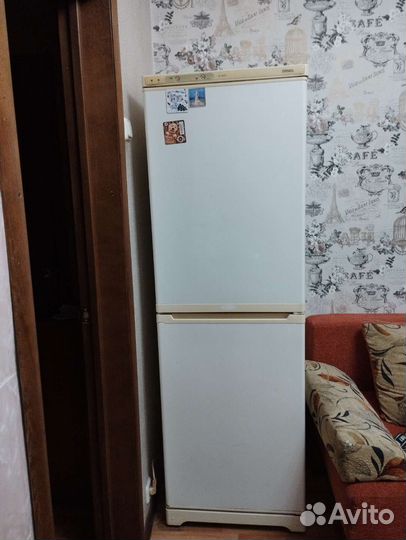Холодильник бу Стинол