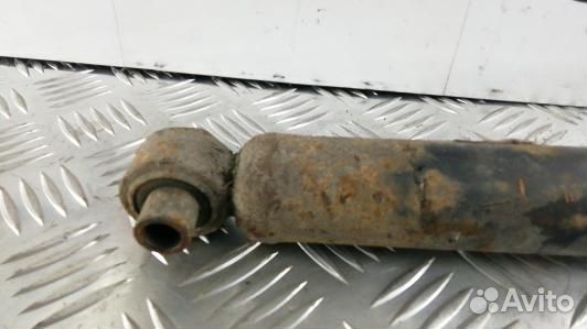 Амортизатор задней балки mazda 3 1 (1TD17LX01)