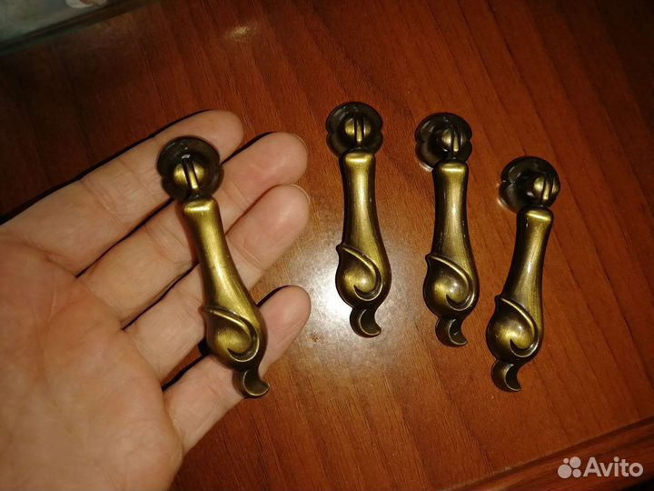 Мебельные ручки комплект