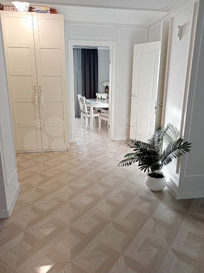 3-к. квартира, 92 м², 5/5 эт.