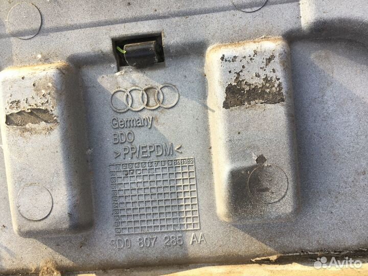 Накладка под номерной знак 8D0807285AA Audi A4 B5