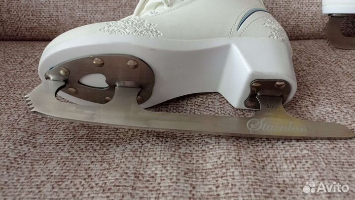 Коньки размер 35