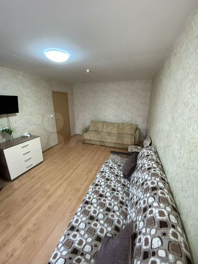 2-к. квартира, 60 м², 4/16 эт.