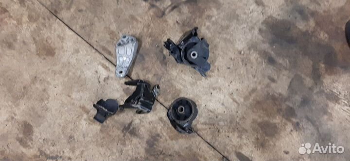 Крепление подушка двигатель Hyundai Elantra XD