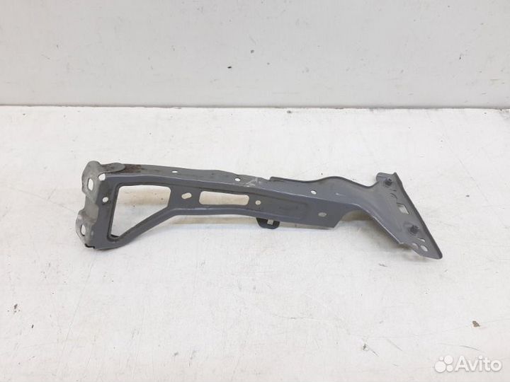 Кронштейн крыла передний левый Audi A4 B9