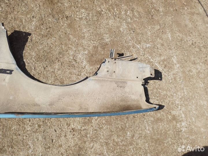 Крыло переднее правое Audi 80 B3 89/B3 1990 audi80