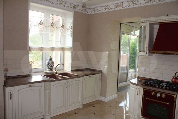 Дом 320 м² на участке 11 сот.