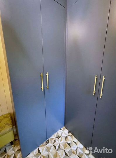 Шкаф распашной угловой