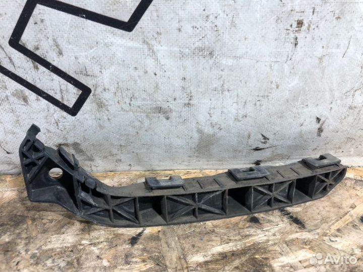 Кронштейн крыла передний левый Hyundai I40 1