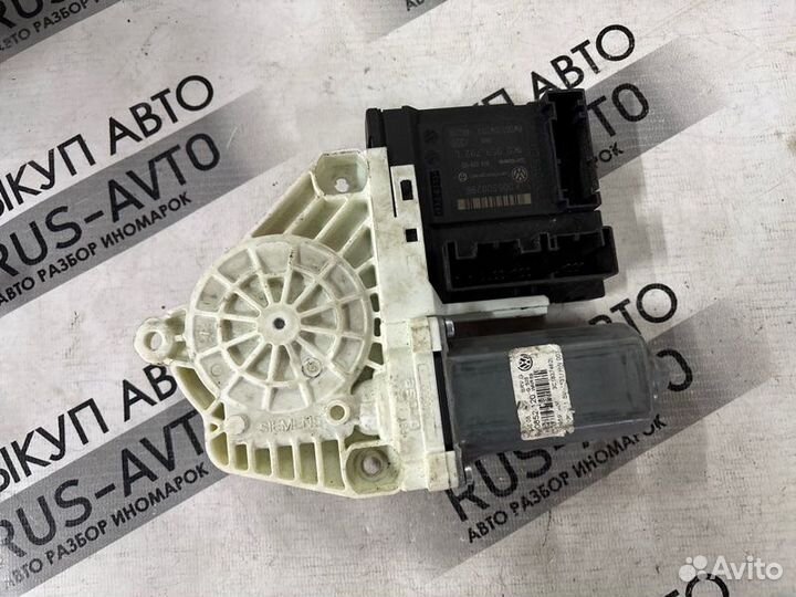 Моторчик стеклоподъемника передний правый