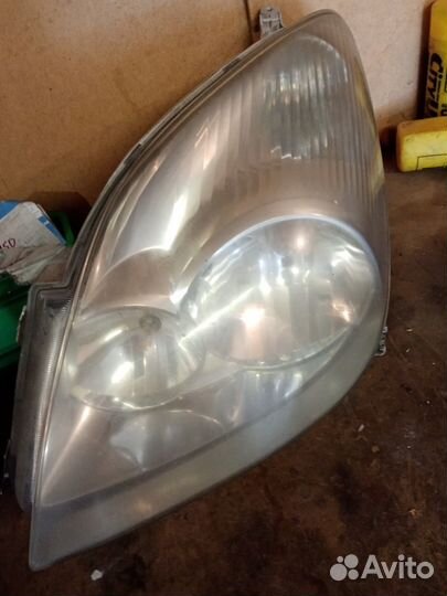 Фары тойота спасио