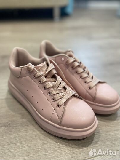 Кросовки розовые