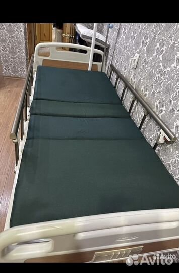 Медицинская кровать