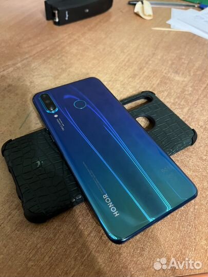 Телефон honor 20 lite