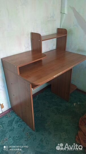 Компьютерный стол