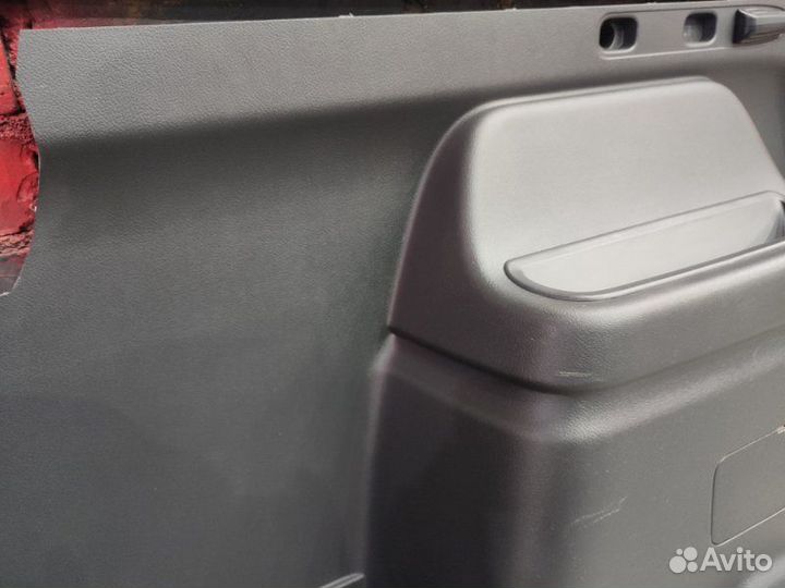 Обшивка багажника задняя левая Mitsubishi