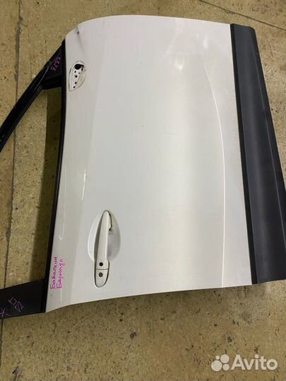 Дверь боковая Б/У KDY35802XC