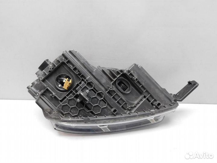 Фара левая Skoda Yeti