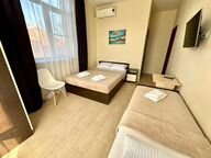 Трёхместный номер Comfort с балконом и с видом на горы