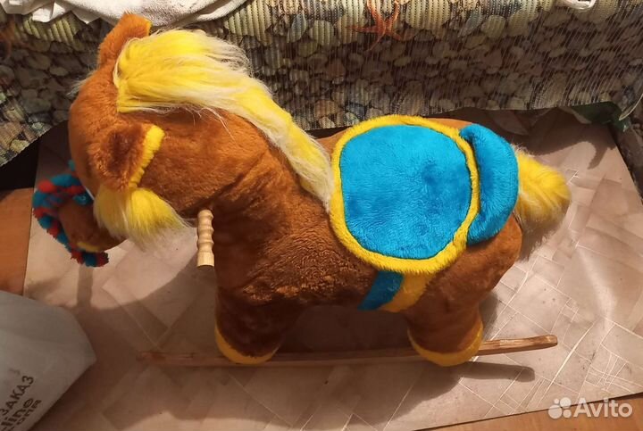 Детская качалка лошадь