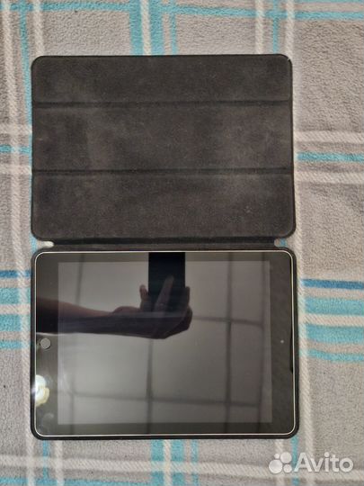 Apple iPad 9.7 (2018)