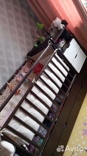 Детская кровать с пеленальным столиком