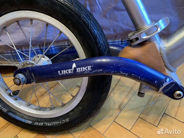 Беговел и шлем kokua