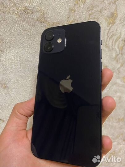 Телефон iPhone 12