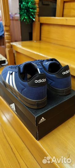 Кроссовки Adidas 40 и 41.5 размер оригинал