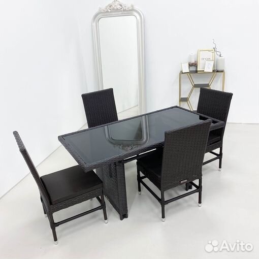 Плетеный стул