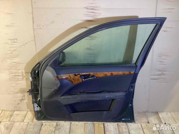 Дверь передняя правая Mercedes-Benz E-Class