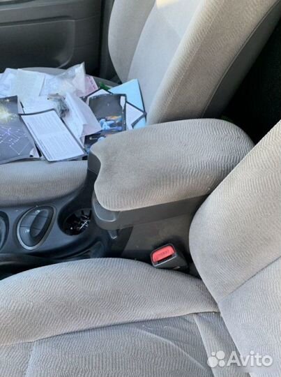 Подлокотник Hyundai Santa Fe