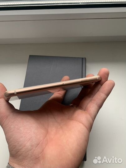 iPhone 8, 64 ГБ