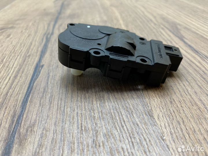 Сервопривод заслонок печки Bmw 5 F10 N52B25A 2011