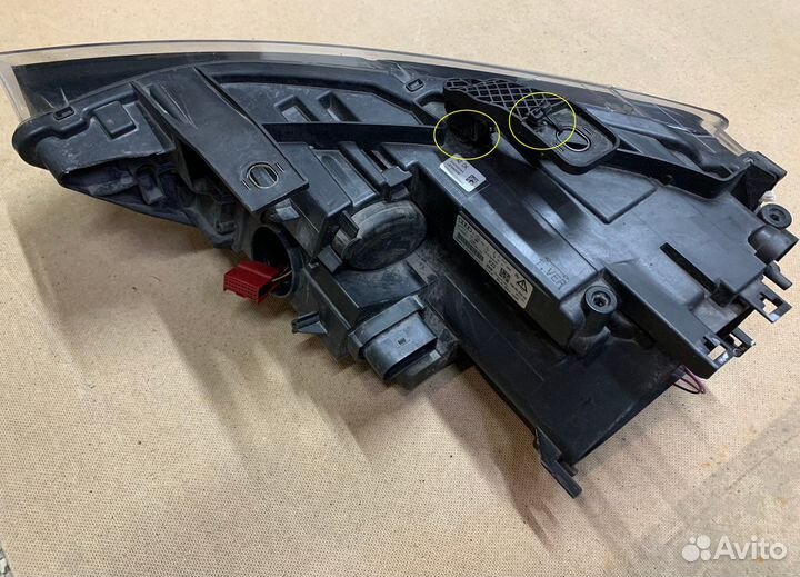 Фара правая Audi Q3 (Ксенон, не адаптивная)