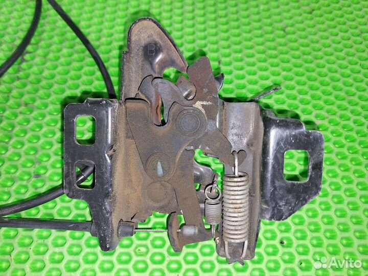 Замок капота Cadillac Escalade GMT800