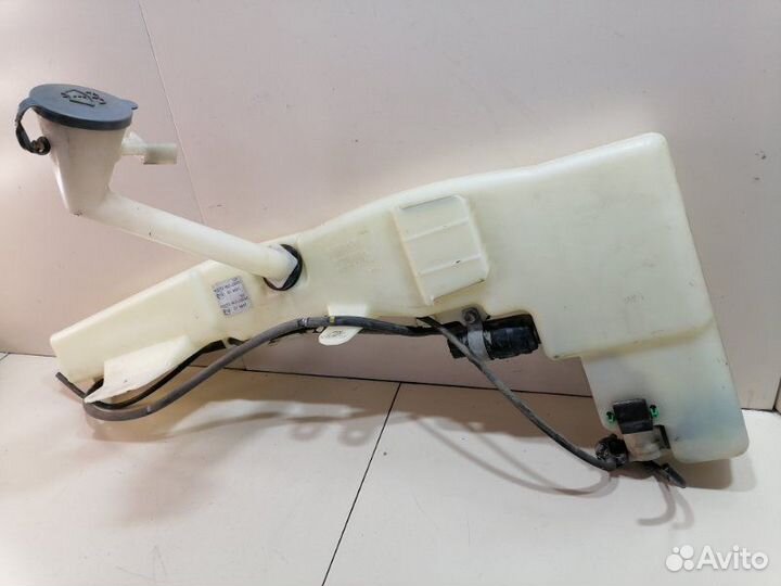 Бачек омывателя Nissan Patrol Y62 VK56DE 2010