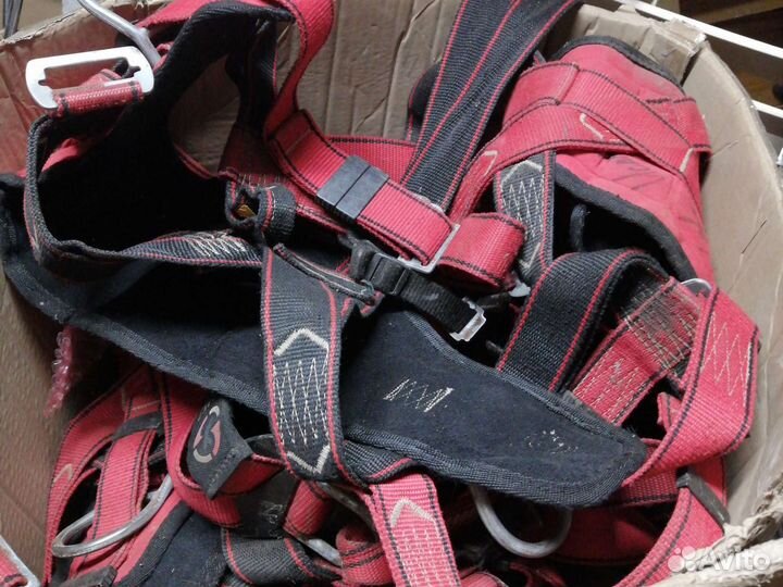 Страховочная привязь