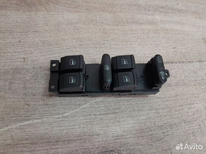 Блок управления стеклоподъемниками Volkswagen Pass