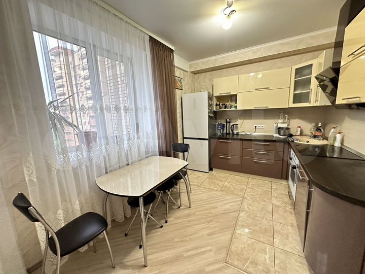 2-к. квартира, 65 м², 11/17 эт.