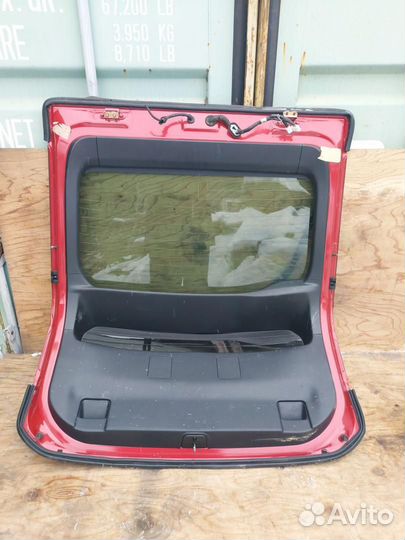 Крышка (дверь) багажника Toyota Prius 3 ZVW30