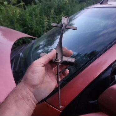 Крепление акб camry 40