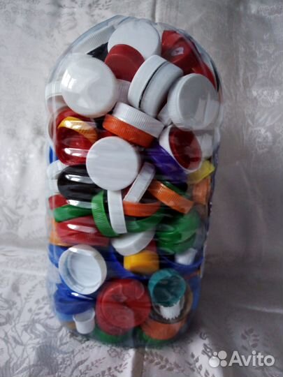 Крышечки пластиковые от бутылок