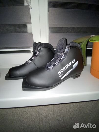 Лыжные ботинки