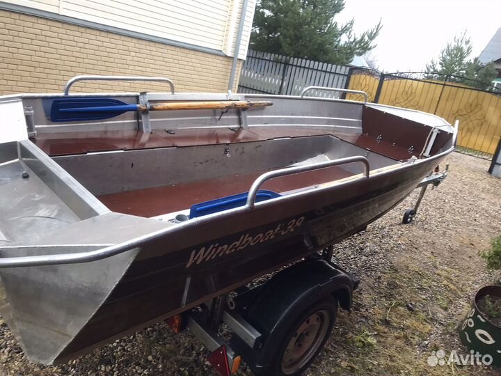 Лодка с мотором