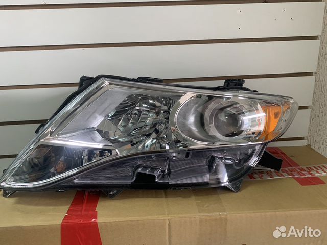 Фара левая Toyota Venza 2009-2017 галоген