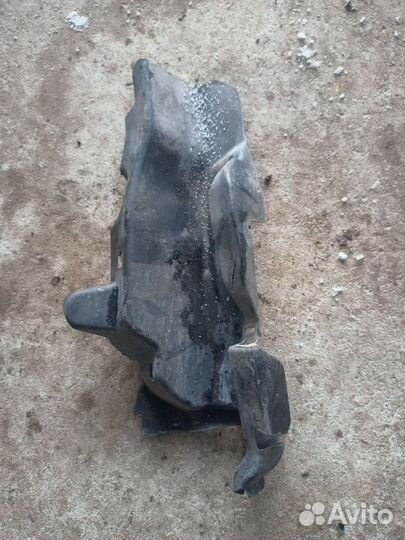 Кожух замка двери передний правый Audi A8 D3