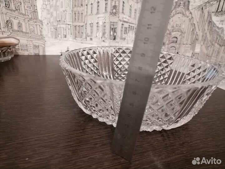 Хрустальная конфетница