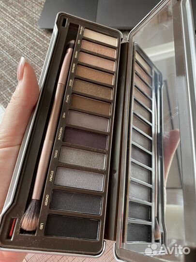 Палетка теней absolute new york icon