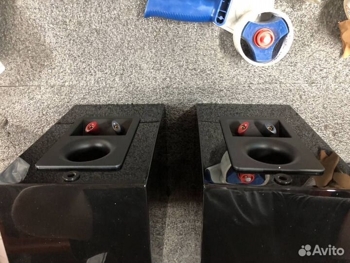 Полочная акустика Martin Logan Motion 15i Gloss Bl